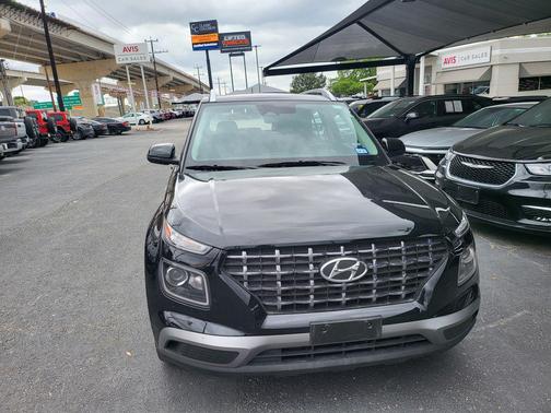2025 Hyundai VENUE SEL