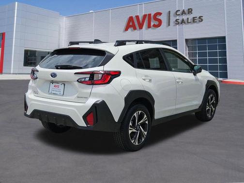 Crystal White Pearl 2025 Subaru Crosstrek Premium