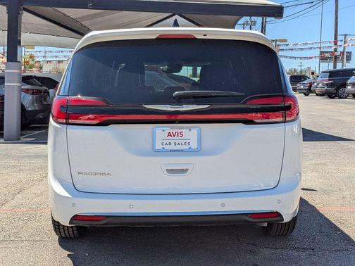 2025 Chrysler Pacifica L