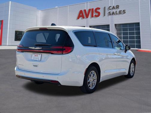 2025 Chrysler Pacifica L