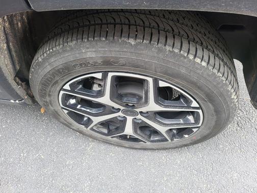 Diamond Black Crystal Pearlcoat 2025 Jeep Compass Limited