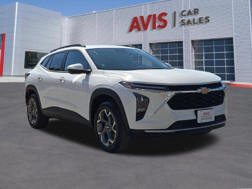 Summit White 2026 Chevrolet Trax LT