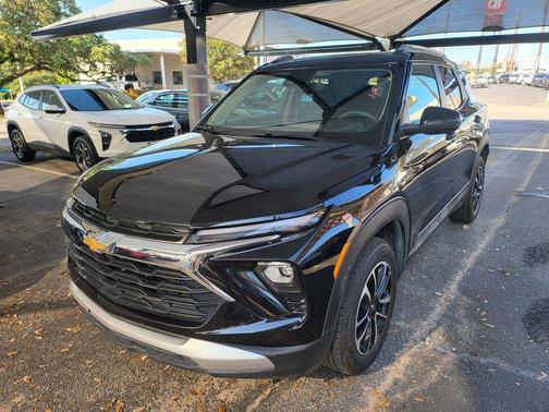 Mosaic Black Metallic 2025 Chevrolet Trailblazer LT