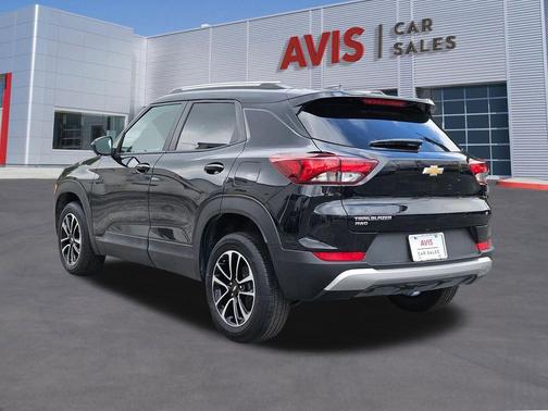 Mosaic Black Metallic 2025 Chevrolet Trailblazer LT