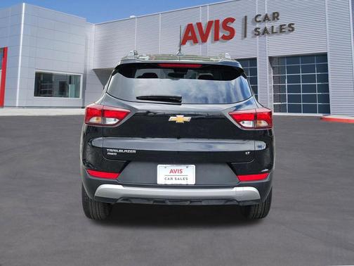 Mosaic Black Metallic 2025 Chevrolet Trailblazer LT