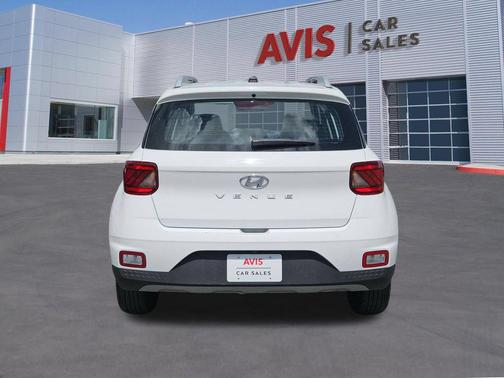 Lunar White 2025 Hyundai VENUE SEL