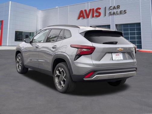 Sterling Gray Metallic 2025 Chevrolet Trax LT