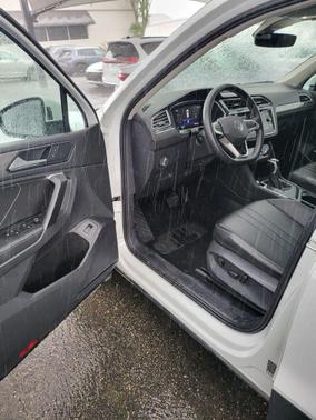 Pure White 2024 Volkswagen Tiguan 2.0T SE