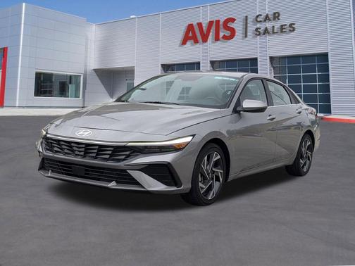 Fluid Metal 2025 Hyundai ELANTRA SEL