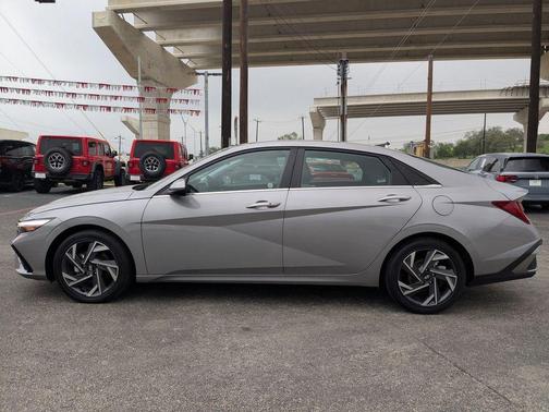 Fluid Metal 2025 Hyundai ELANTRA SEL