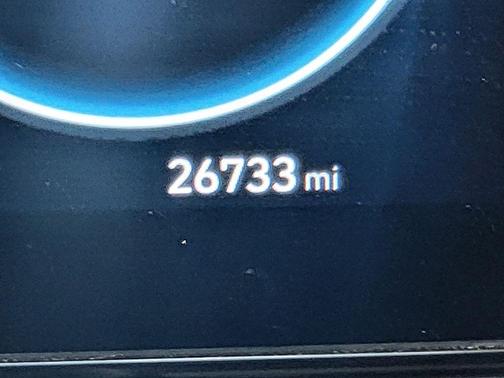 Fluid Metal 2025 Hyundai ELANTRA SEL