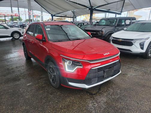 Runway Red 2025 Kia Niro LX