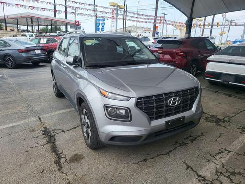 Shimmering Silver 2025 Hyundai VENUE SEL