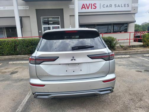 Alloy Silver Metallic 2025 Mitsubishi Outlander SE 2.5 S-AWC