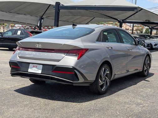 Fluid Metal 2025 Hyundai ELANTRA SEL