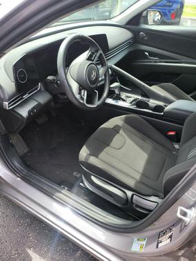 Fluid Metal 2025 Hyundai ELANTRA SEL