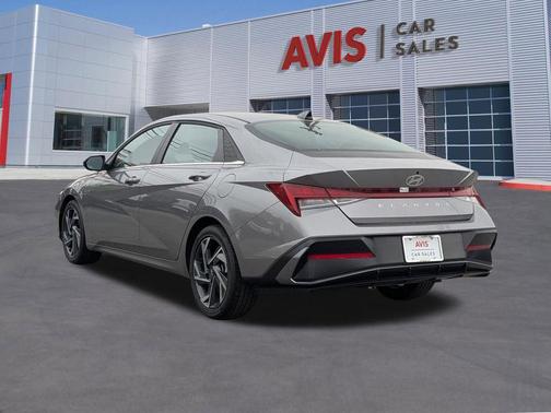 Fluid Metal 2025 Hyundai ELANTRA SEL