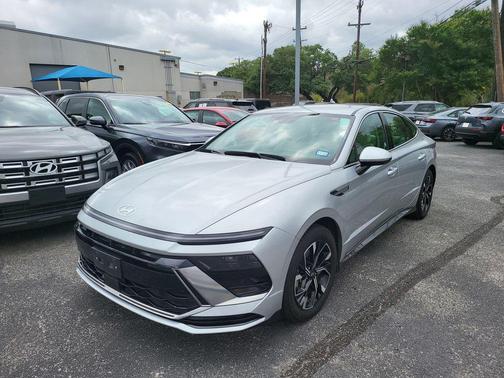 Aero Silver 2025 Hyundai SONATA SEL
