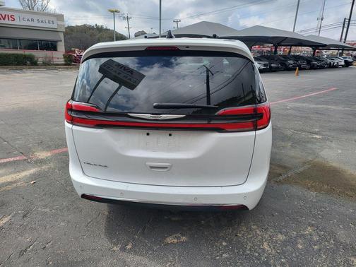 2025 Chrysler Pacifica L