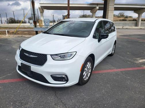 2025 Chrysler Pacifica L