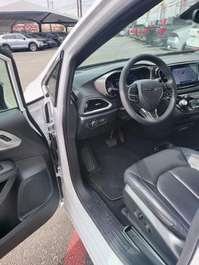 2025 Chrysler Pacifica L