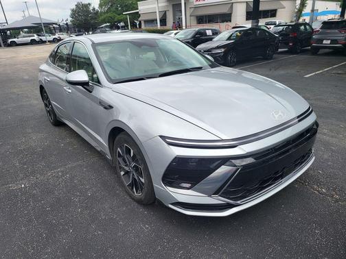 Aero Silver 2025 Hyundai SONATA SEL