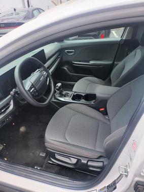 Snow White Pearl 2025 Kia K4 LXS