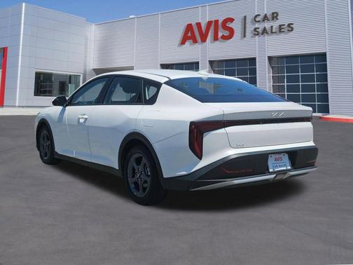 Snow White Pearl 2025 Kia K4 LXS