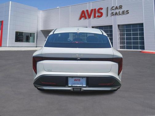 Snow White Pearl 2025 Kia K4 LXS