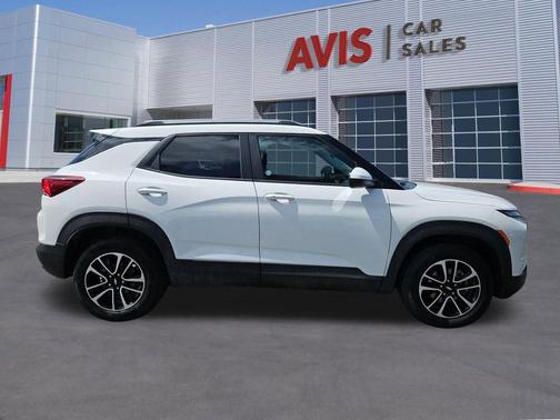 Summit White 2025 Chevrolet Trailblazer LT