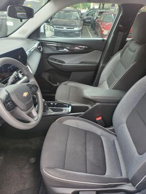 Summit White 2025 Chevrolet Trailblazer LT