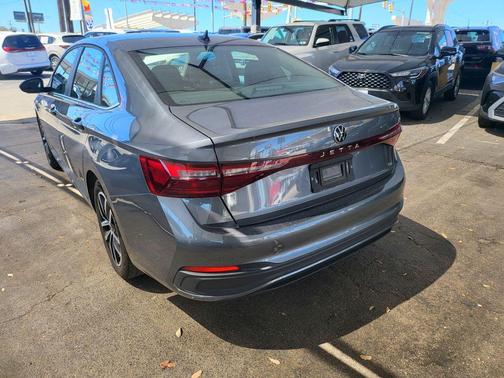 2025 Volkswagen Jetta 1.5T SE