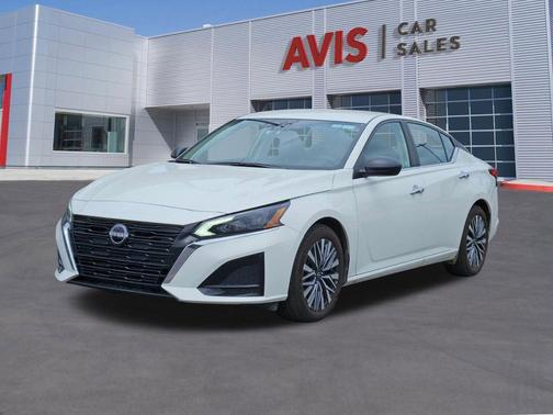 Glacier White 2025 Nissan Altima 2.5 SV