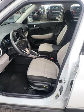 Lunar White 2025 Hyundai VENUE SEL