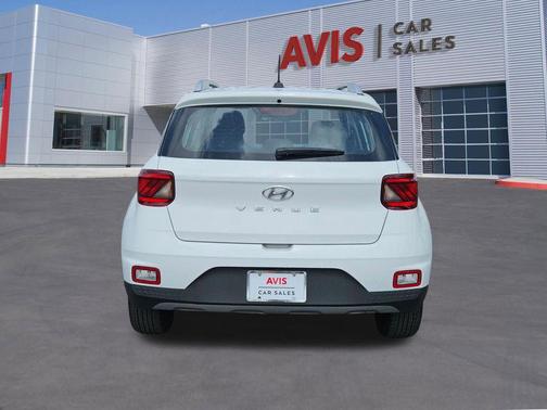 Lunar White 2025 Hyundai VENUE SEL