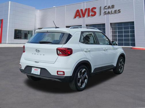 Lunar White 2025 Hyundai VENUE SEL