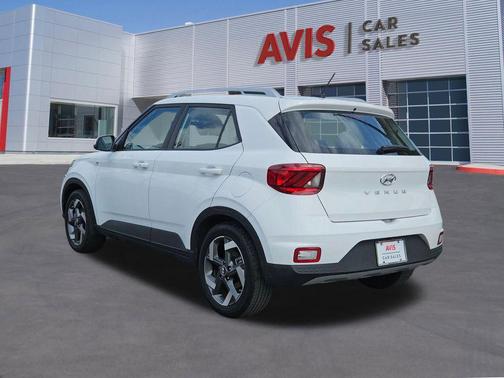 Lunar White 2025 Hyundai VENUE SEL