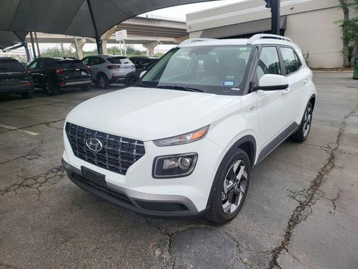 Lunar White 2025 Hyundai VENUE SEL