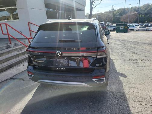 2025 Volkswagen Taos 1.5T SE