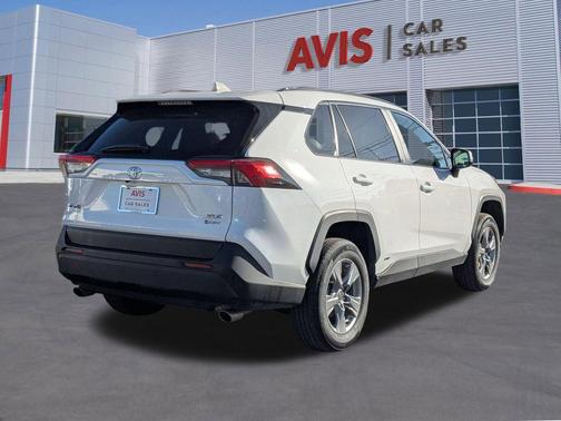 2025 Toyota RAV4 Hybrid XLE