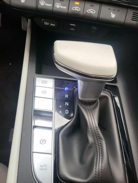 Fluid Metal 2025 Hyundai ELANTRA Limited