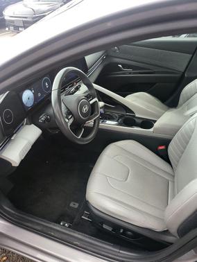 Fluid Metal 2025 Hyundai ELANTRA Limited