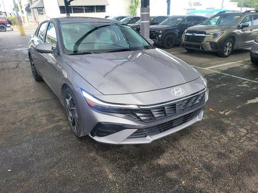 Fluid Metal 2025 Hyundai ELANTRA Limited