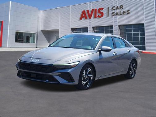 Fluid Metal 2025 Hyundai ELANTRA Limited
