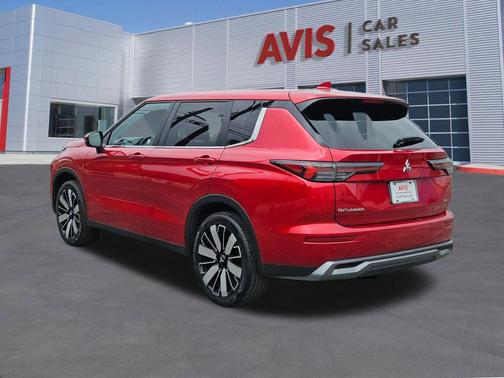 Red Diamond 2025 Mitsubishi Outlander SE 2.5 S-AWC