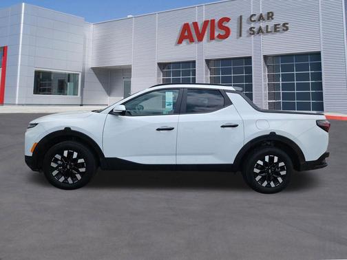 Atlas White 2025 Hyundai SANTA CRUZ SEL