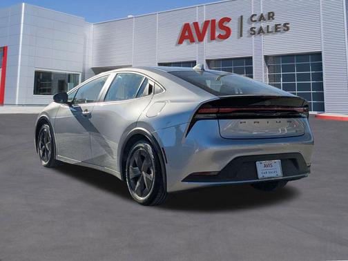 2025 Toyota Prius LE