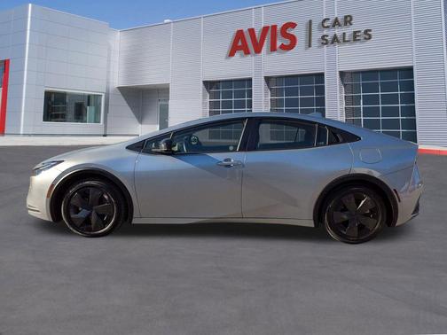 2025 Toyota Prius LE