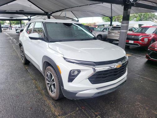 Summit White 2025 Chevrolet Trailblazer LT
