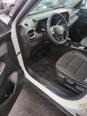 Summit White 2025 Chevrolet Trailblazer LT